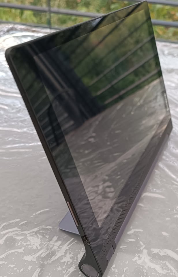 Tablet Lenovo Yoga Tab / 16GB / Wifi / 2GB RAM / 10