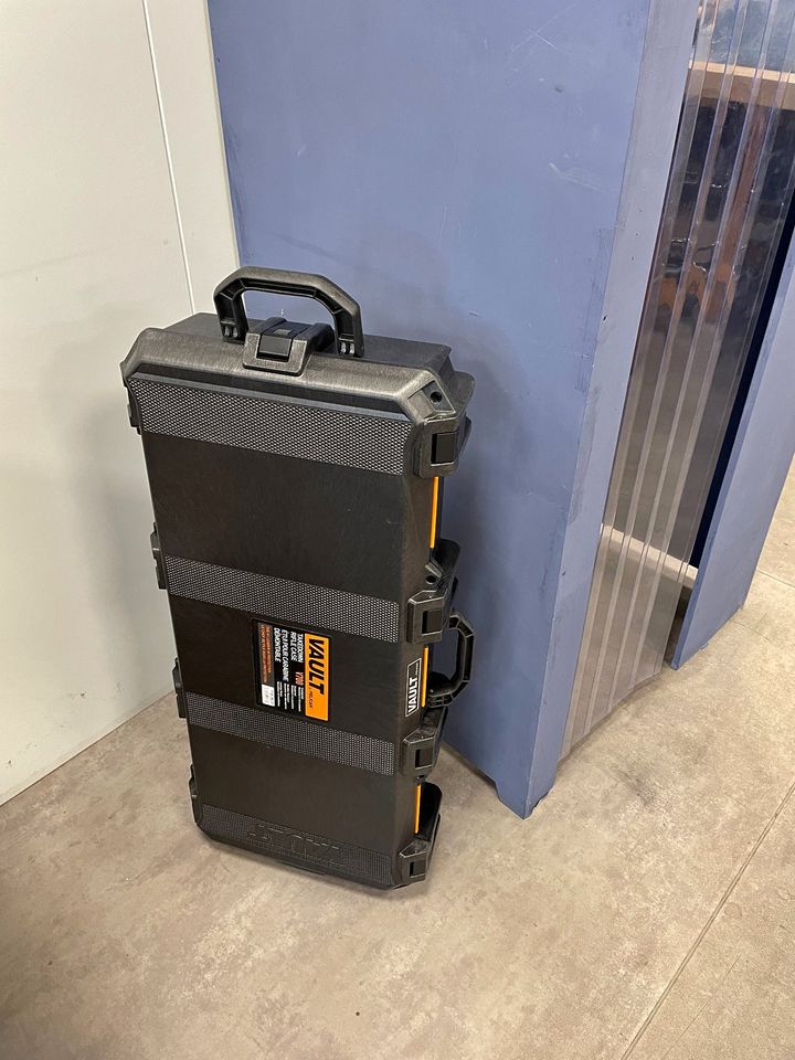 Pelican Vault V700 Takedown Case with Foam Insert (Black) - NEVER BEEN USED