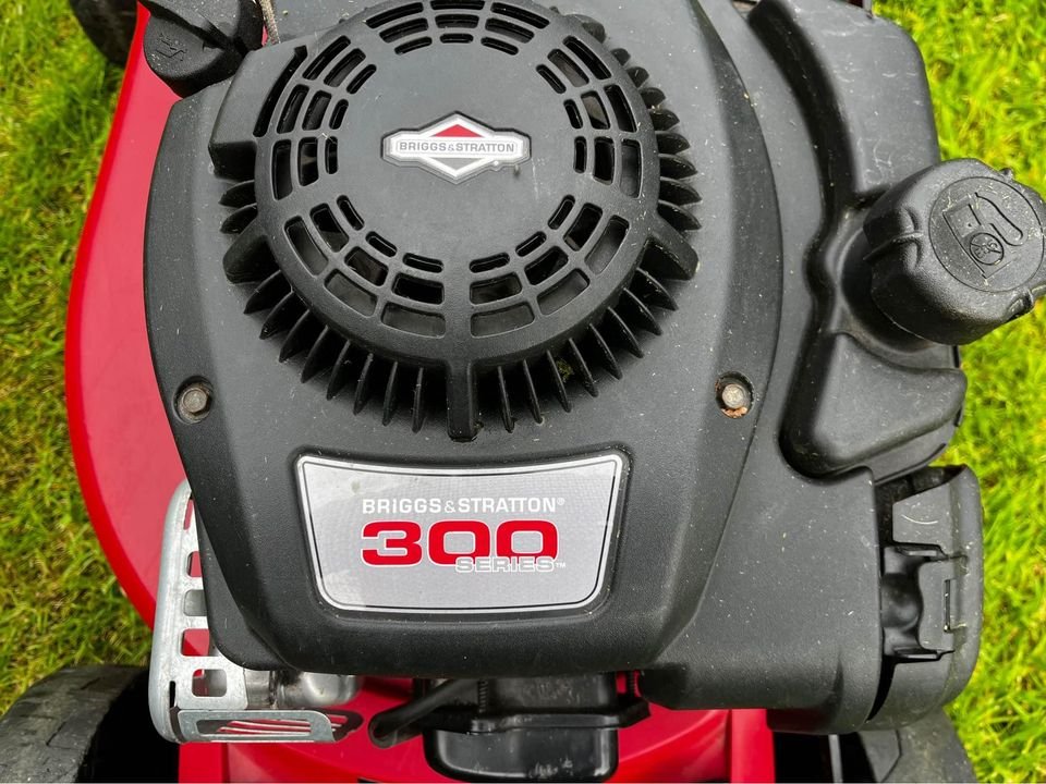 Mountfield lawn mower with manual drive, model HP185, red and grey, item 2L0481043/MC.