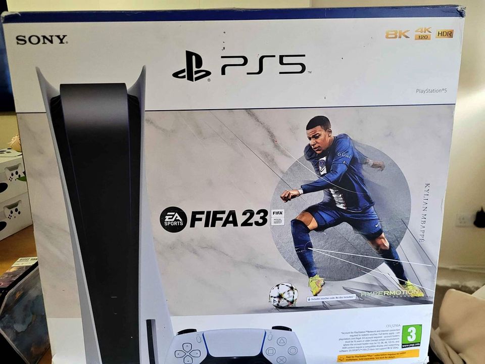 Playstation 5 disc edition plus games